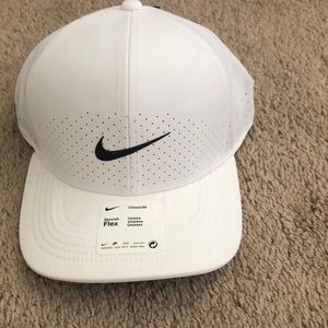 NWT Unisex Nike Hat - white
